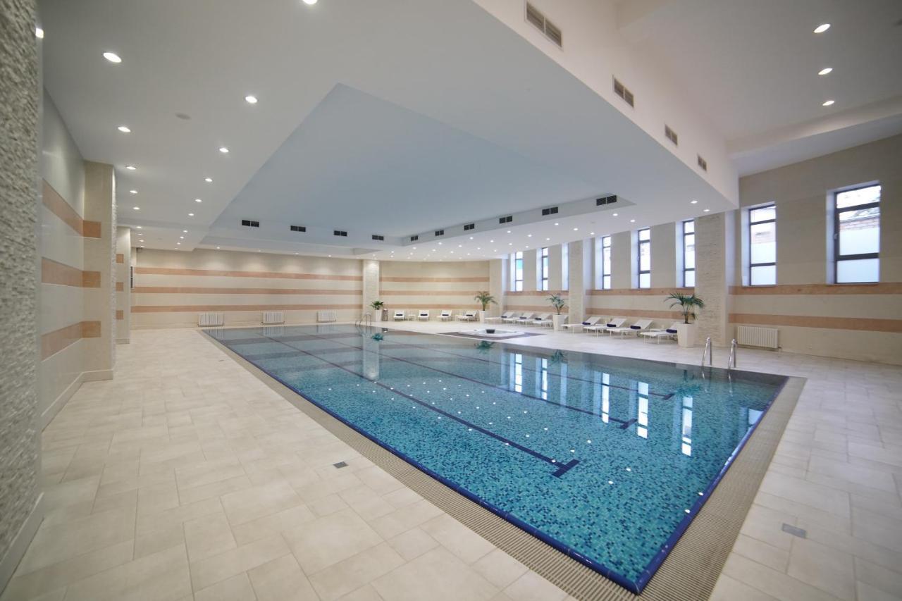 Orion Hotel 비슈케크 외부 사진 Swimming pool