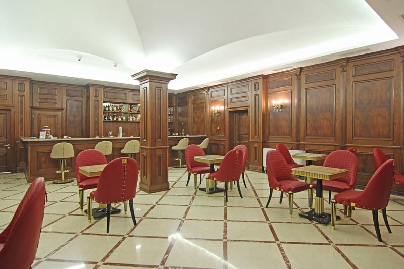 Orion Hotel 비슈케크 외부 사진 The interior of the bar
