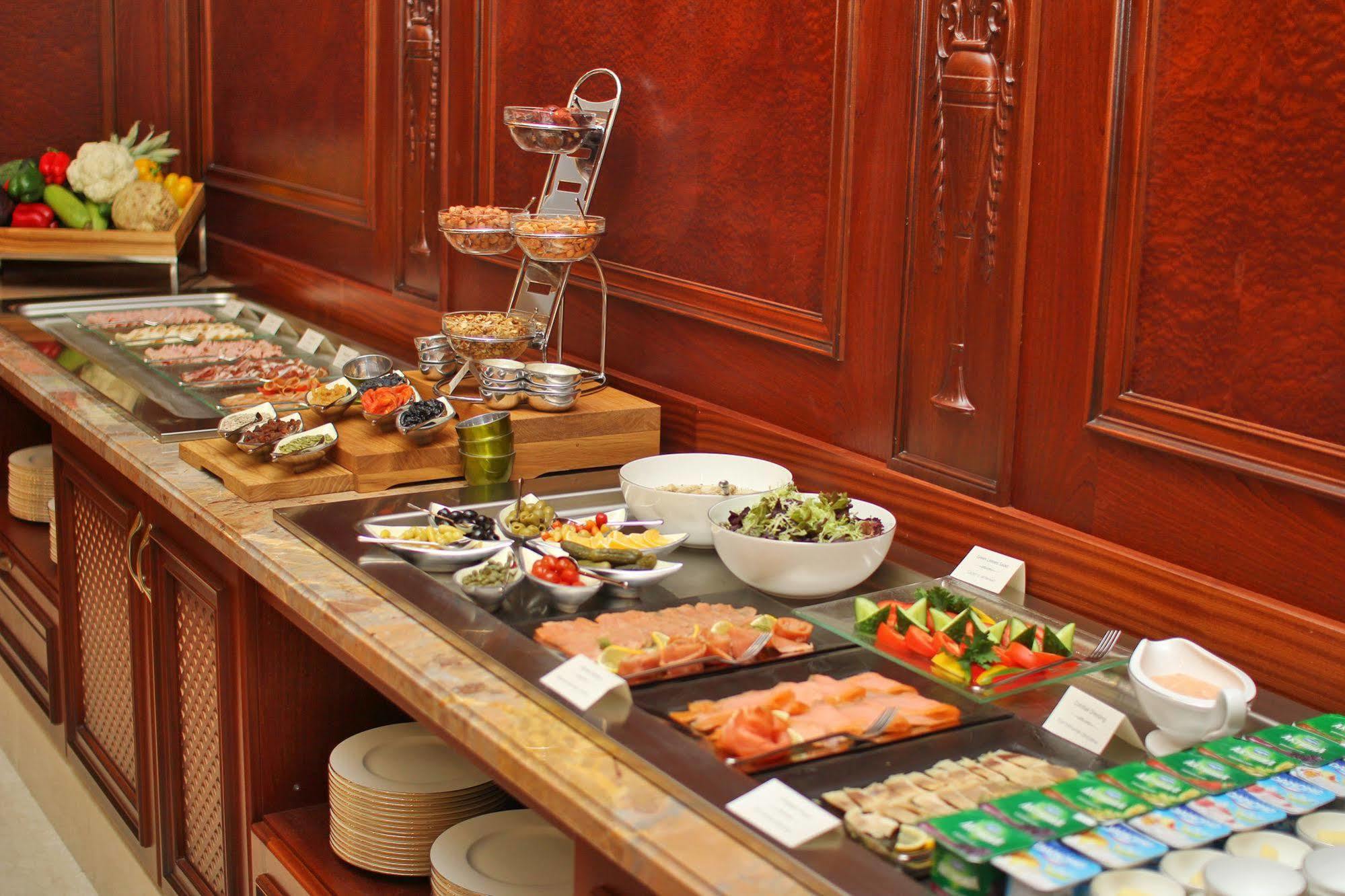 Orion Hotel 비슈케크 외부 사진 A buffet at a hotel