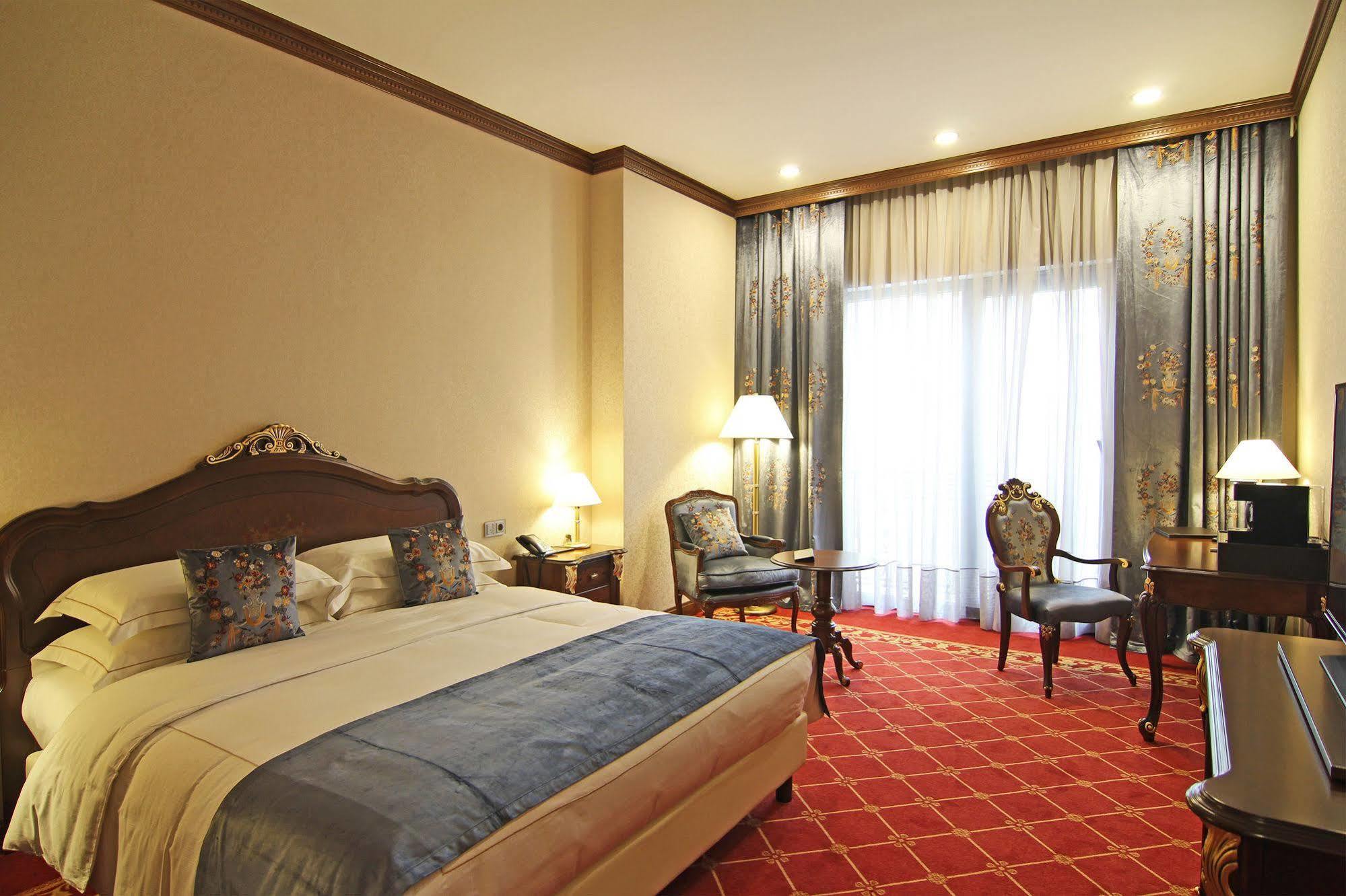 Orion Hotel 비슈케크 외부 사진 Deluxe Room